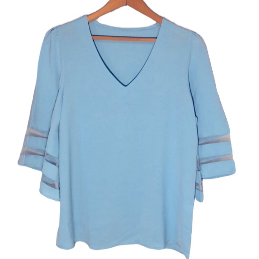 NWOT Sky Blue Women’s Blouse with Kimono Sheer Panel Sleeves size Medium